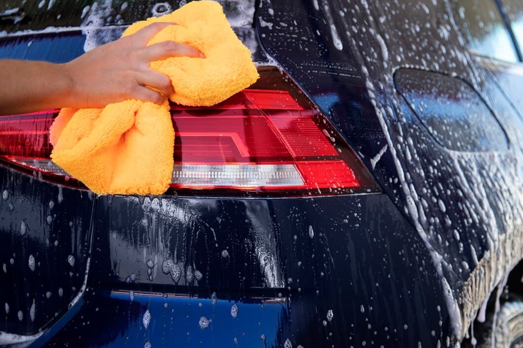 What are the precautions to take when using homemade windshield wiper fluid?